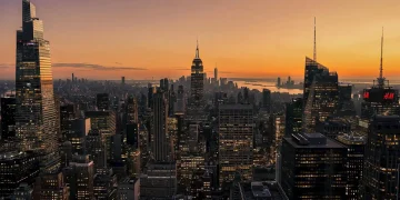 ব্যাংকক—শুধু থাইল্যান্ডের রাজধানী নয়, এটি যেন এক জীবন্ত কবিতা