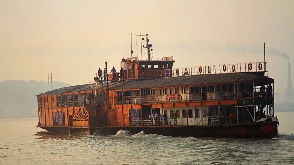 ঢাকা-বরিশাল নৌরুটে শীঘ্রই চালু হতে যাওয়া প্যাডেল স্টিমার, যা ঐতিহ্য ও নদীমুখী ভ্রমণের সংযোগ তৈরি করবে।