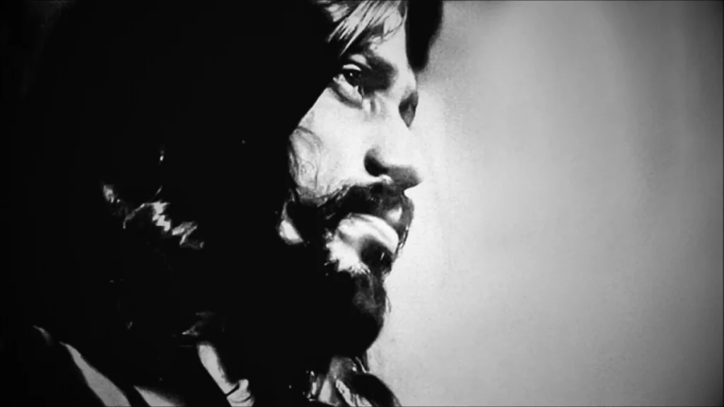 যুবক বয়সের স্টাইলিশ লুকের আজম খান – বাংলার রক সঙ্গীতের কিংবদন্তি